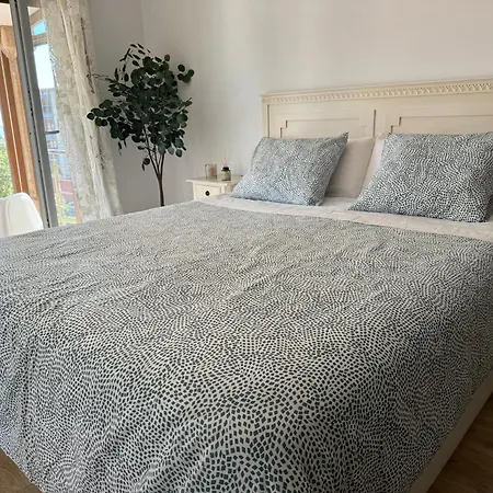 Casa Abuela Peregrina * San Salvador de Poio